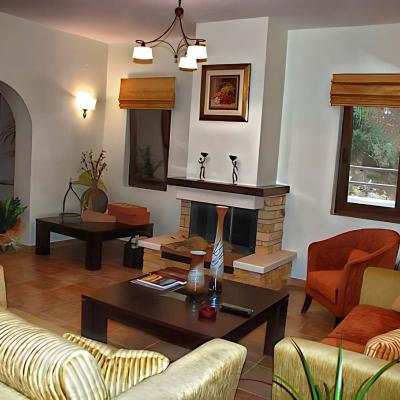 Interior 13